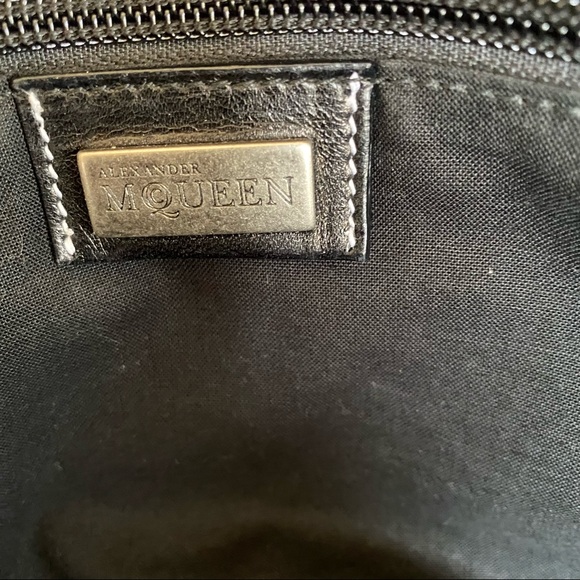 Alexander McQueen Black Large Shoulder Bag - Picture 8 of 15